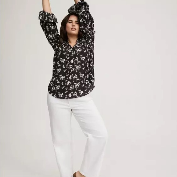 NWT- Torrid Black Floral Ruffle Georgette Blouse – Size 1X - Picture 3 of 6